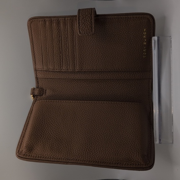 Tory Burch Britten Wristlet - Picture 4 of 6